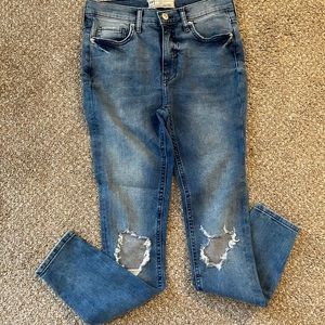 Free People ripped kness high rise skinny jeans 27